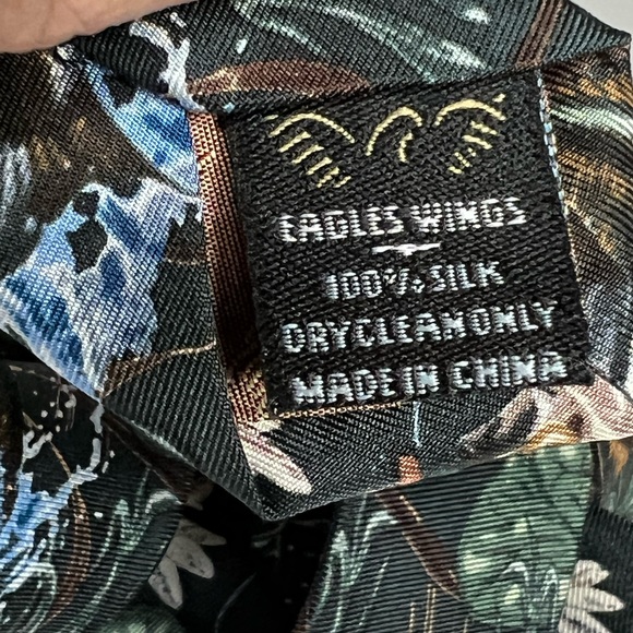 VTG Eagle Wings John Q Wright Artist 100% Silk Neck Tie Bass Fishing Action - Picture 6 of 7